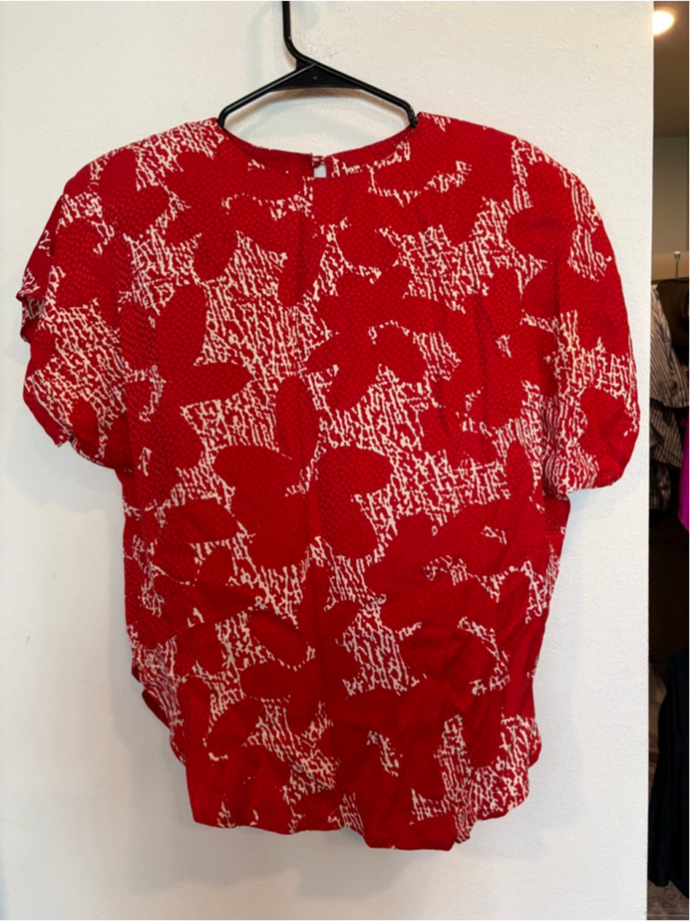 VTG Vintage Flora Kung 100% Silk Red Cream Abstract Floral Short Sleeve Blouse 8